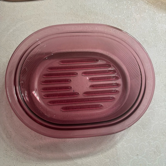 Corningware Visions Cranberry 4 qt Oval Ribbed Roasting Dish with Lid V-34-C - Picture 6 of 10